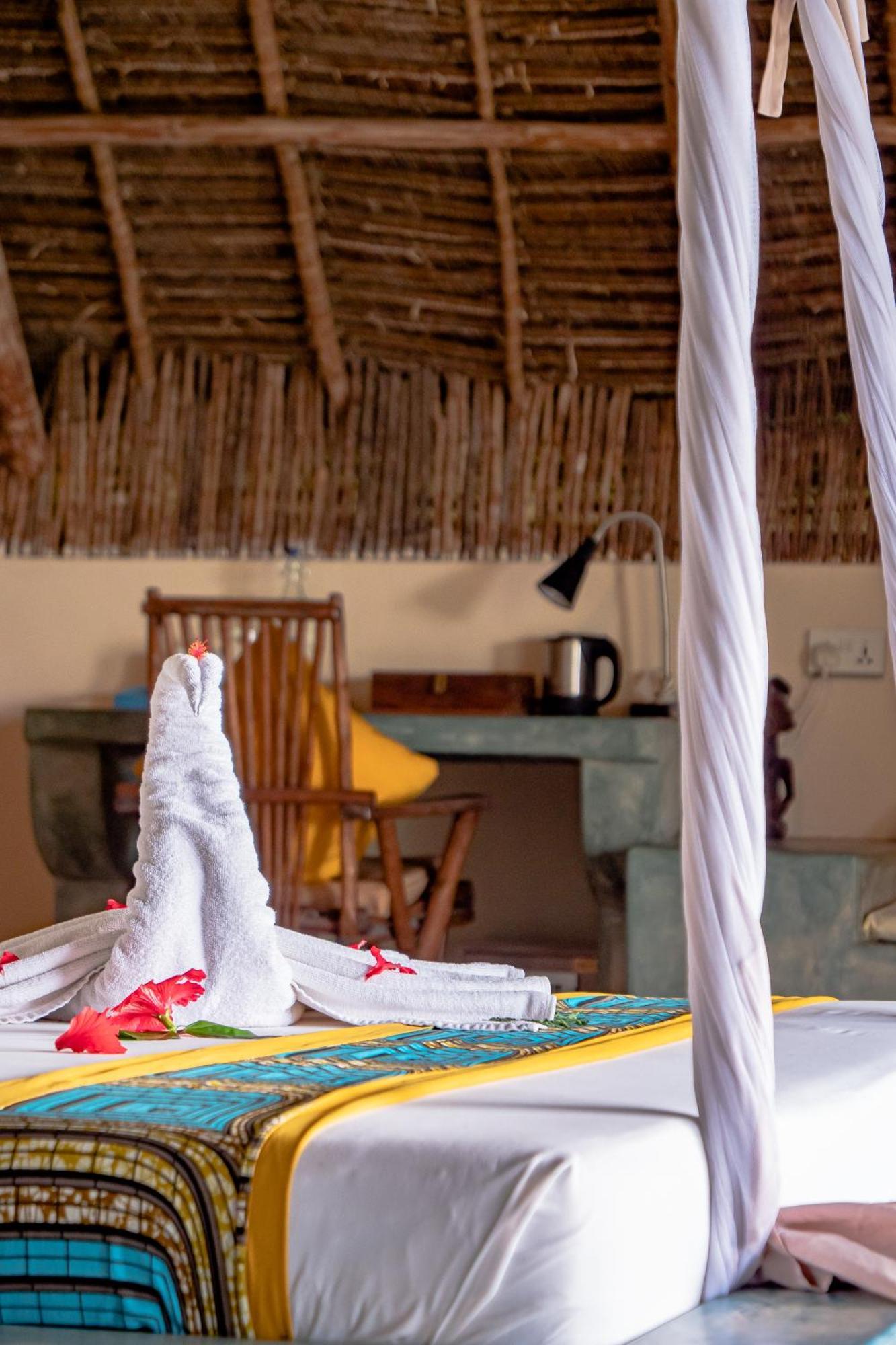Sunshine Marine Lodge Matemwe  Exterior photo