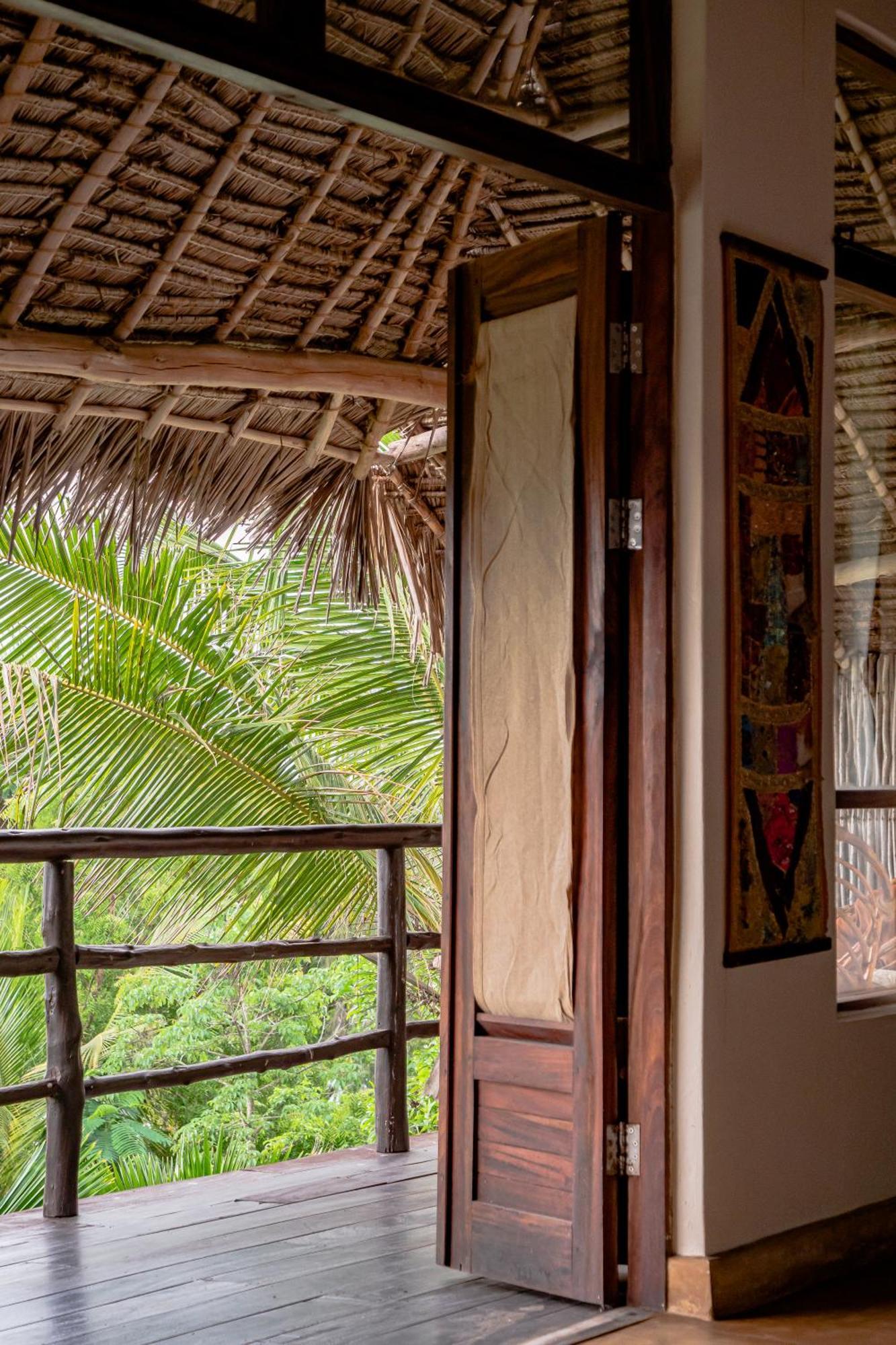 Sunshine Marine Lodge Matemwe  Exterior photo