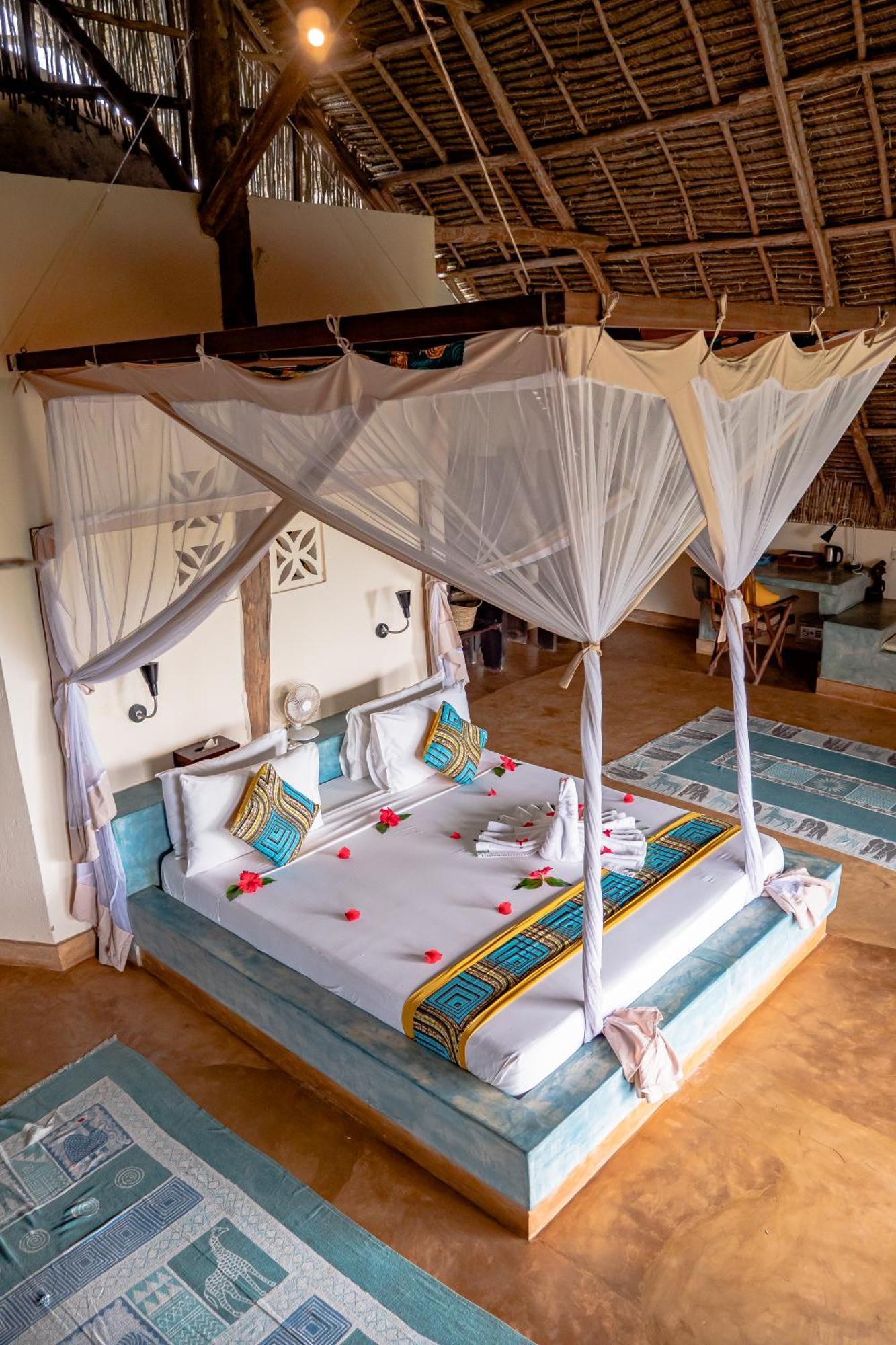 Sunshine Marine Lodge Matemwe  Exterior photo