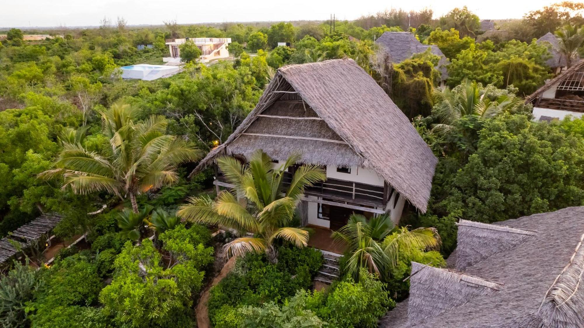 Sunshine Marine Lodge Matemwe  Exterior photo